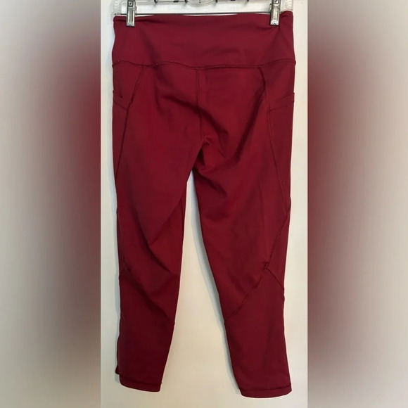 Medium Knockout by Victoria’s Secret capri legging with cross-cross detail. - Picture 3 of 4